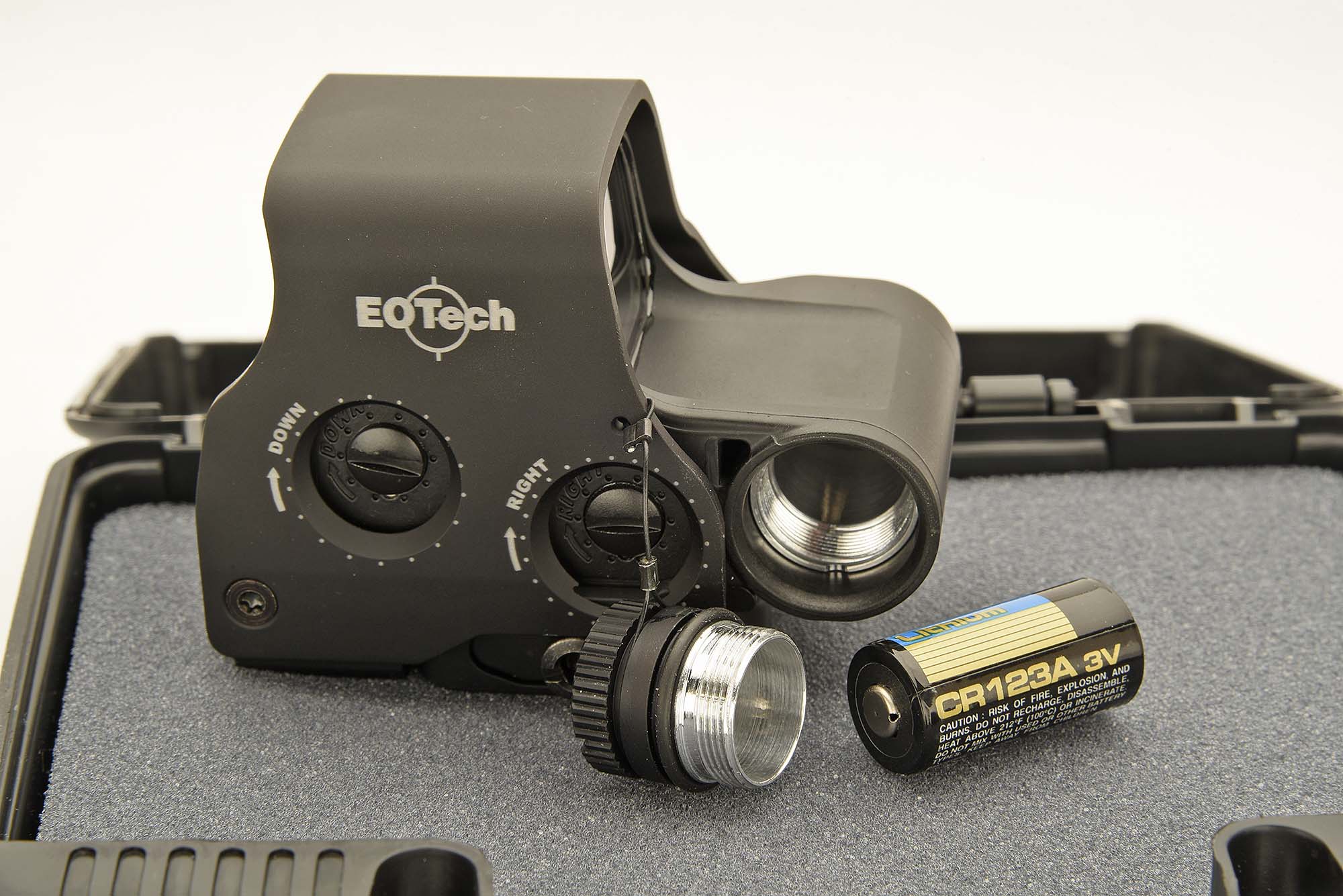 EOTech EXPS3 CR123A battery compartment